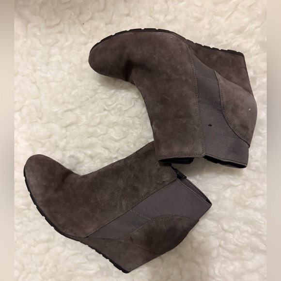 Clarks Shoes - Clarks Rosepoint Bell Side Zip Wedge Ankle Bootie Brown Suede